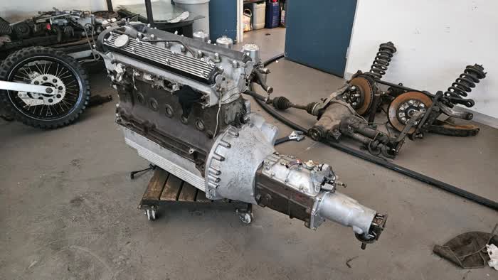 Classic Jaguar engine and gearbox cleaned by dry ice blasting